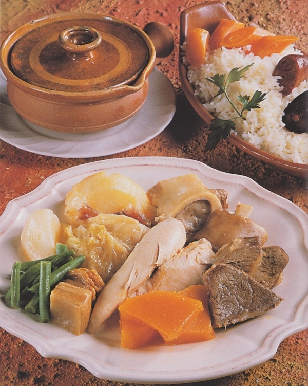 Cocido madrileño The cook monkeys