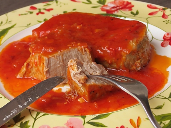 Atún fresco a la cazuela | The cook monkeys