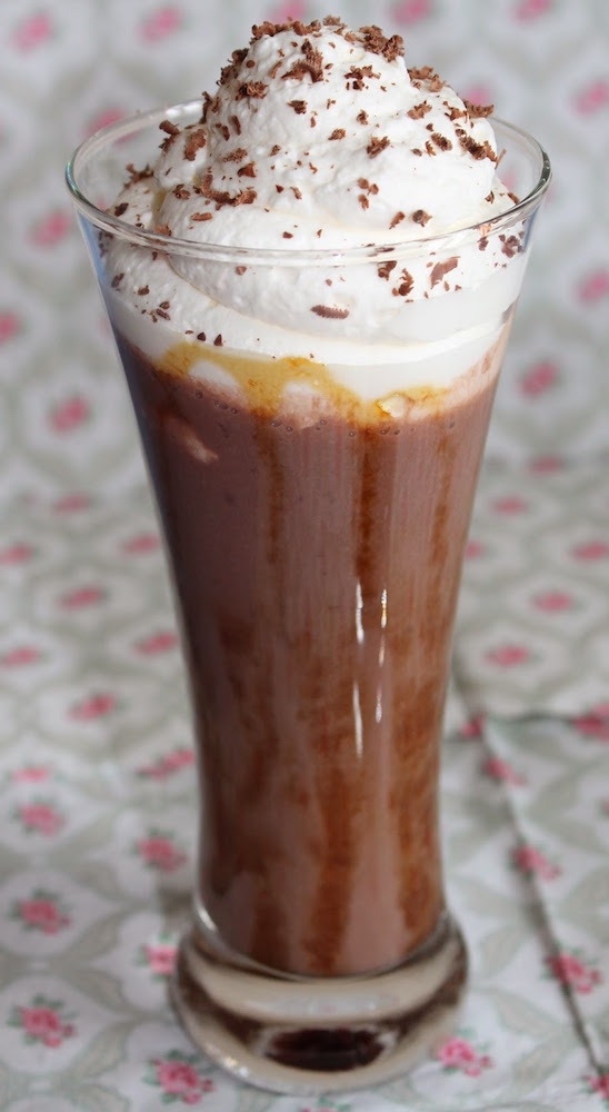 Batido de chocolate con nata The cook monkeys